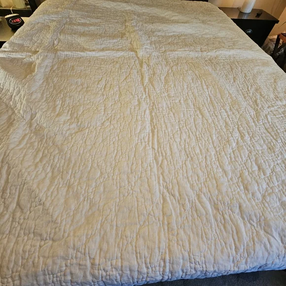 Simply Shabby Chic White Quilt with Lace Trim. Twin - Picture 5 of 7